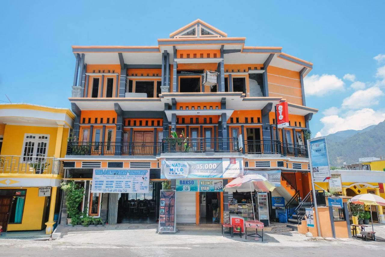 Oyo 1351 Tanggulasi Resto & Residence Syariah Magetan Екстер'єр фото