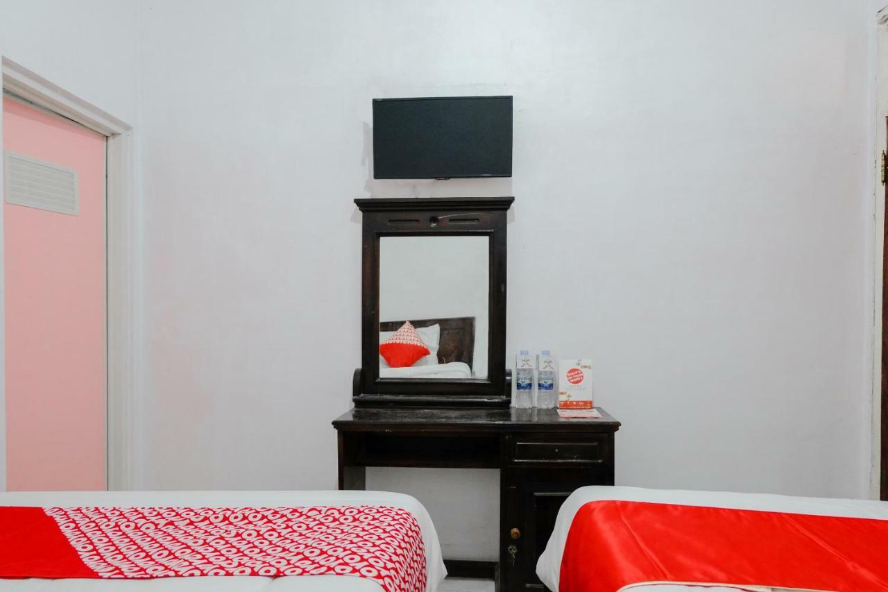 Oyo 1351 Tanggulasi Resto & Residence Syariah Magetan Екстер'єр фото